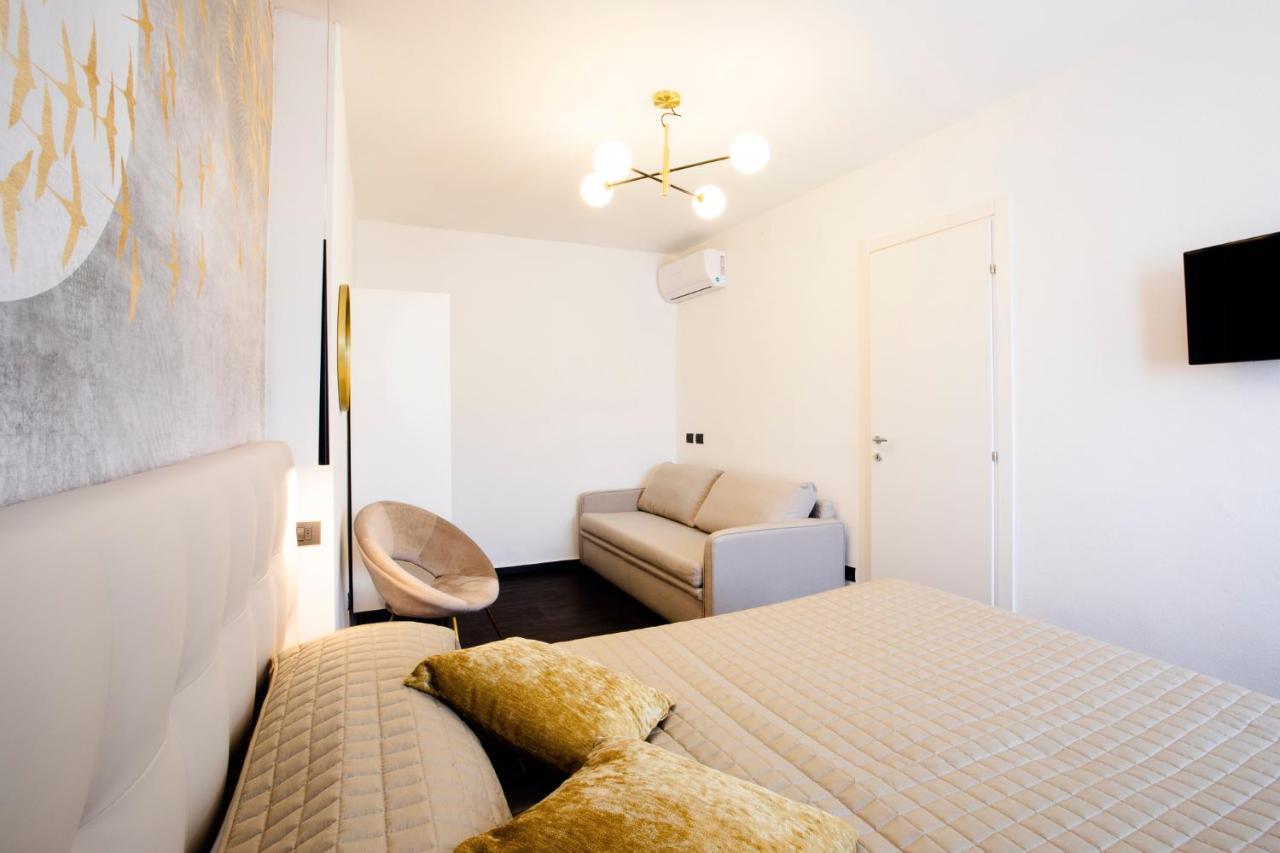 Bellevue - Rooms & Suites Леванто Экстерьер фото