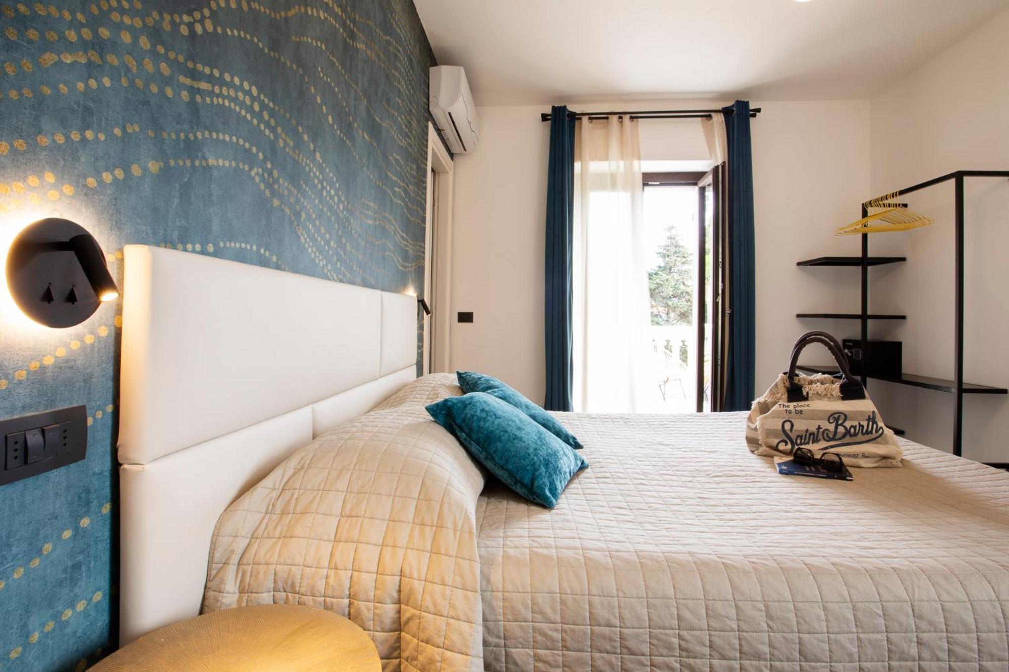 Bellevue - Rooms & Suites Леванто Экстерьер фото