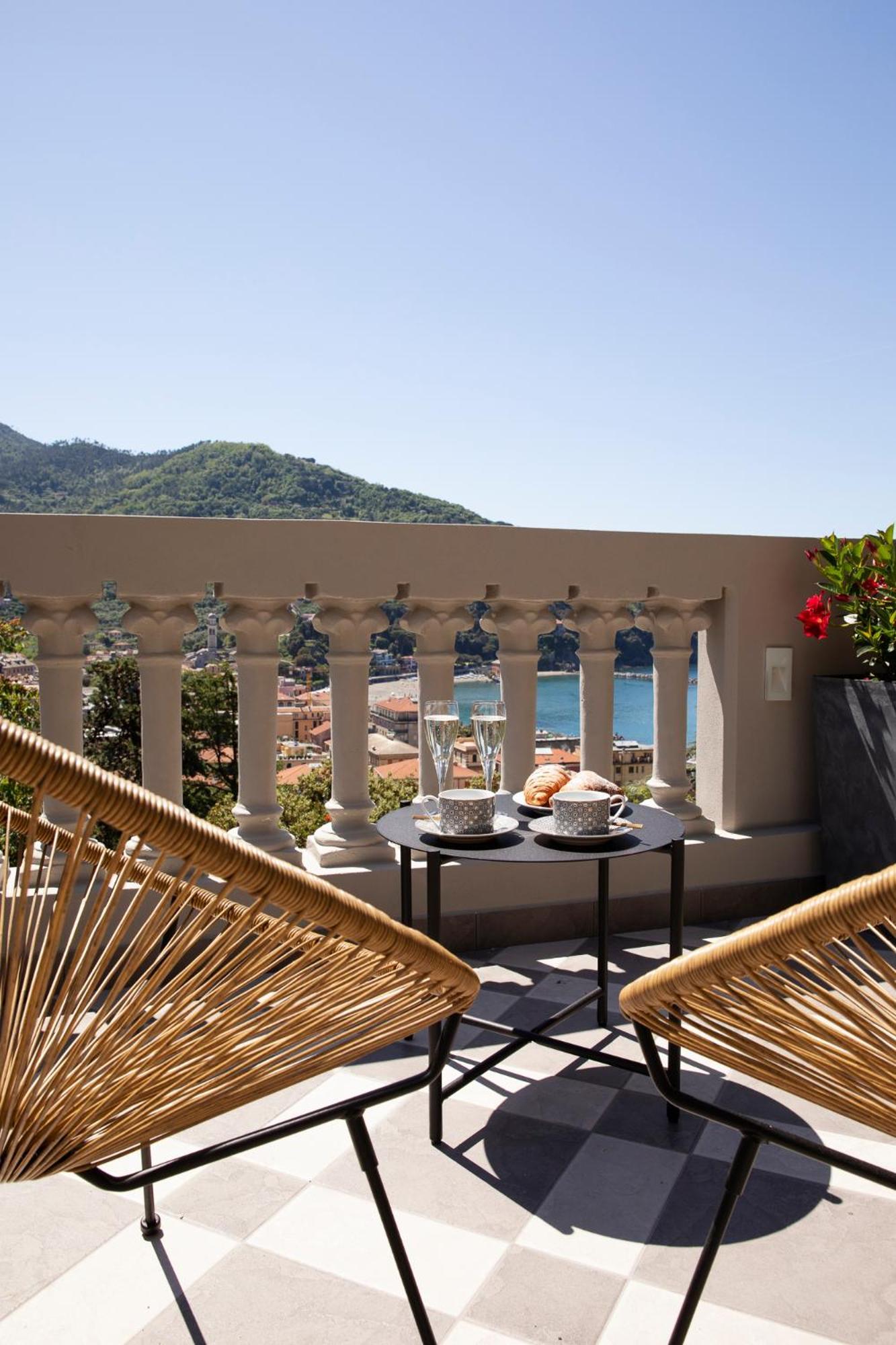 Bellevue - Rooms & Suites Леванто Экстерьер фото